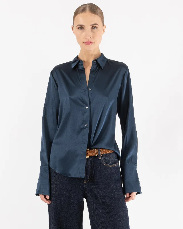 Bessette Shirt Relaxed Fit Short Blouse