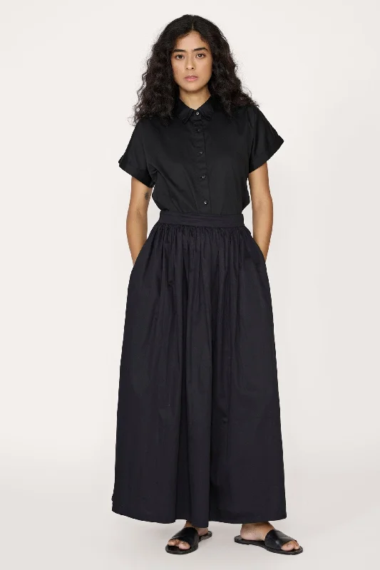 Relaxed Skirt - Black zip skirt side